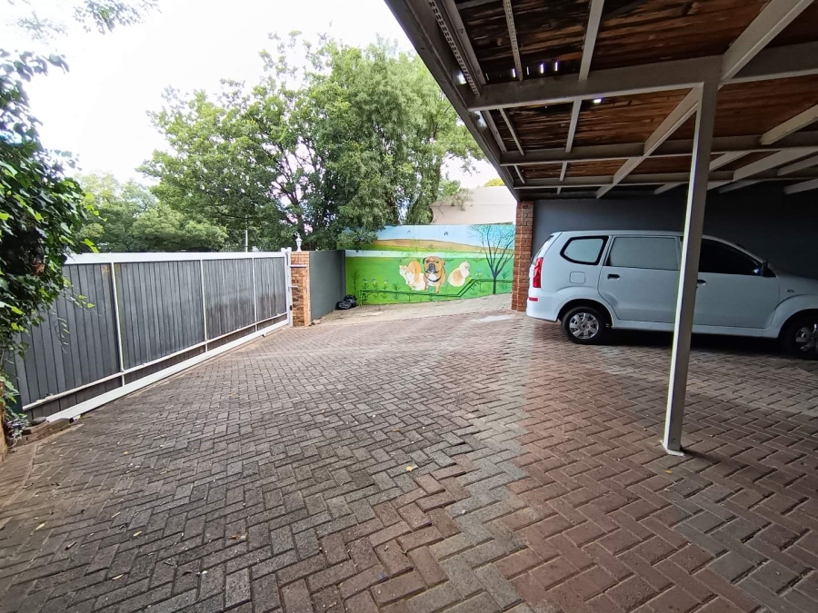 6 Bedroom Property for Sale in Heuwelsig Free State